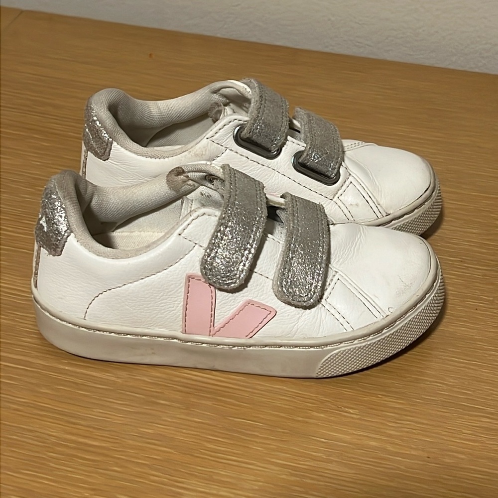 Kids Veja Sneaker size 11
